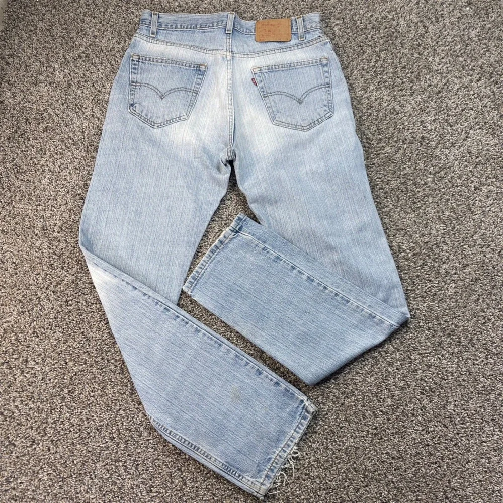 Vintage Levi's 505 Men's 33x33 Jeans Regular Fit Straight Light Wash Distressed‎